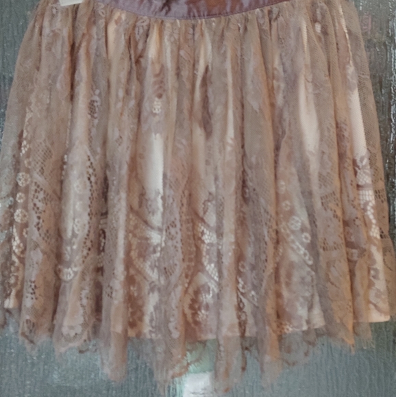 H&M Skirt - Picture 2 of 2